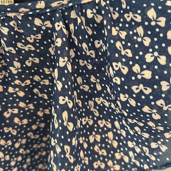 Floral Ruffle Sleeve Dress size S - Picture 4 of 4